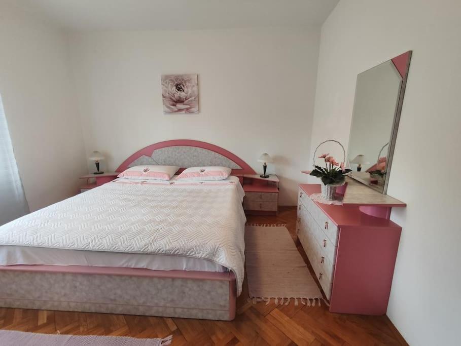 Apartment Luna Šajini